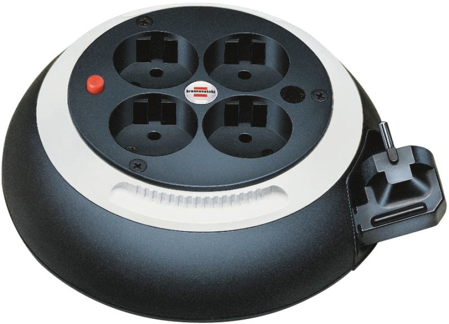 kabelvinda, 4 jordade kontakter, 3m kabel, säkring, petskydd,svart/vi