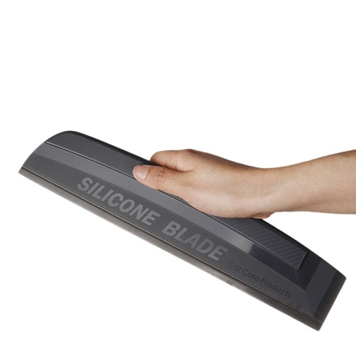 Wet scraper in silicone