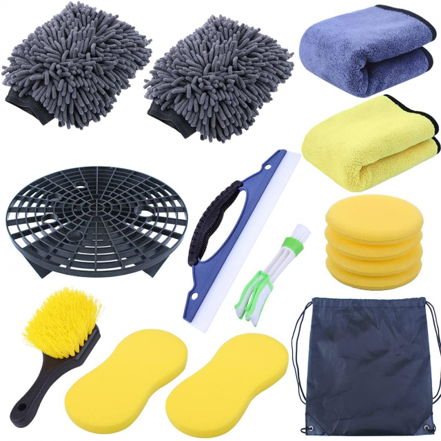 Cleaning kits for car wash in 15 parts