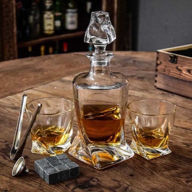 MikaMax Twisted Decanter Set