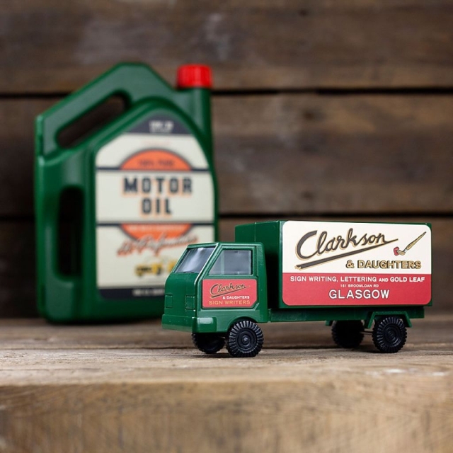 Kikkerland Truck Tool Box (CD521)