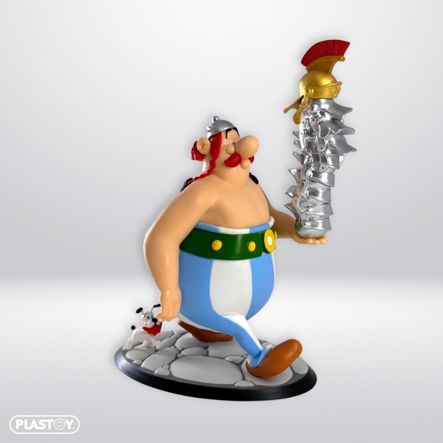 Plastoy OBELIX STACK OF HELMETS AND DOGMATIX FIGURINE