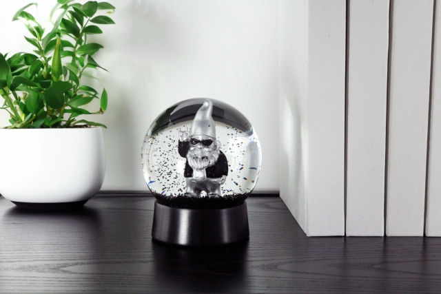 Winkee Snow Globe Dwarf Rocker - Silver