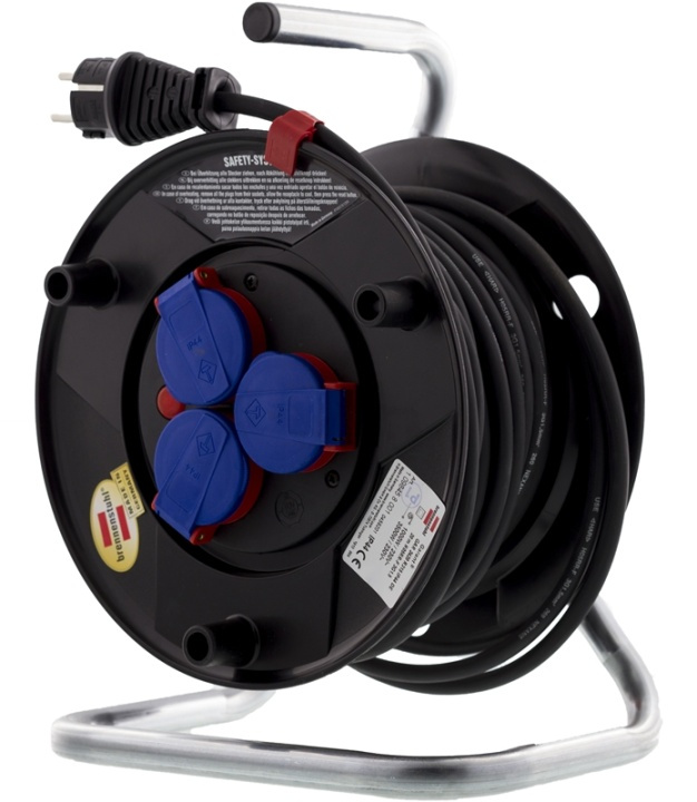 Brennenstuhl kabelvinda 3xCEE 7/4, 1xCEE 7/7, IP 44,brytare, 20m,svart in the group HOME, HOUSEHOLD & GARDEN / Electricity & Lighting / Extension Cord Reels at TP E-commerce Nordic AB (38-19292)
