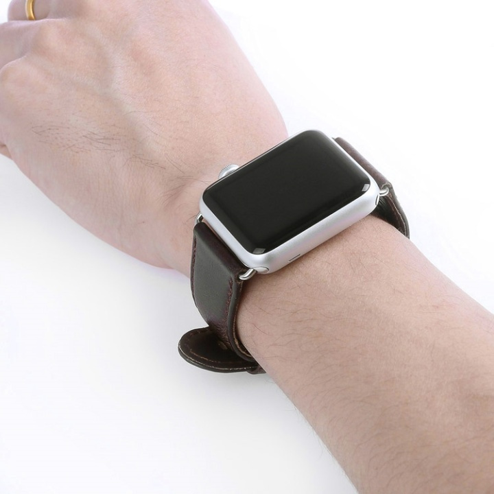 Watch strap in faux leather for Apple Watch, 42/44/45mm, Dark Brown. in the group SMARTPHONE & TABLETS / Excercise, home & leisure / Apple Watch & Accessories / Accessories at TP E-commerce Nordic AB (38-29517)