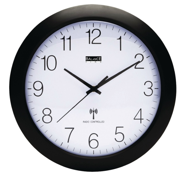 Balance Radio-Controlled Wall Clock 30 cm Analogue White/Black in the group HOME, HOUSEHOLD & GARDEN / Watches & Counters / Wall clocks at TP E-commerce Nordic AB (38-40067)