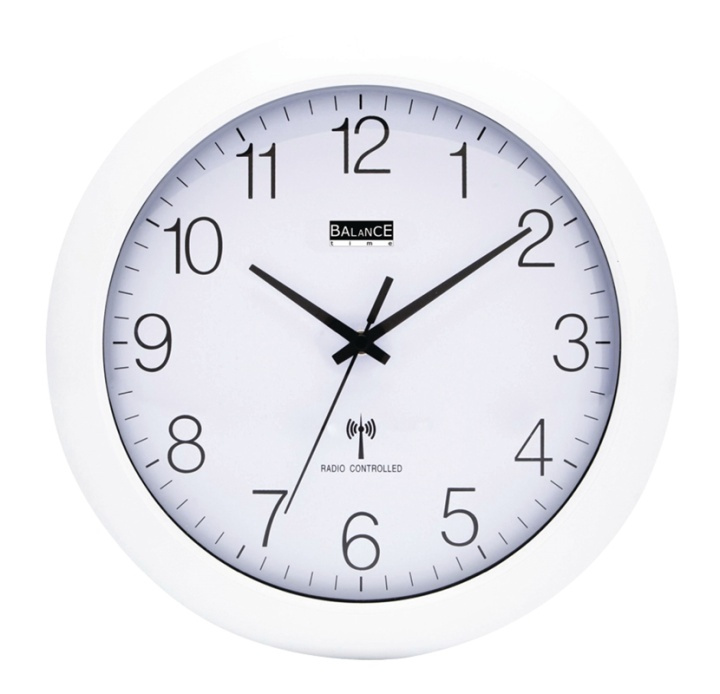 Balance Radio-Controlled Wall Clock 30 cm Analogue White/Silver in the group HOME, HOUSEHOLD & GARDEN / Watches & Counters / Wall clocks at TP E-commerce Nordic AB (38-40068)