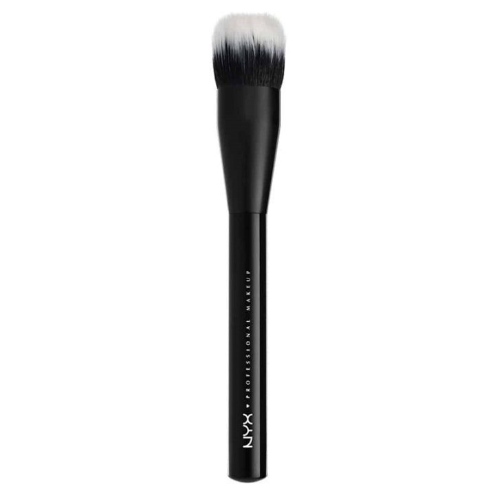 NYX PROF. MAKEUP Pro Dual Fiber Foundation Brush in the group BEAUTY & HEALTH / Makeup / Tools & Make up set / Brushes at TP E-commerce Nordic AB (38-58594)