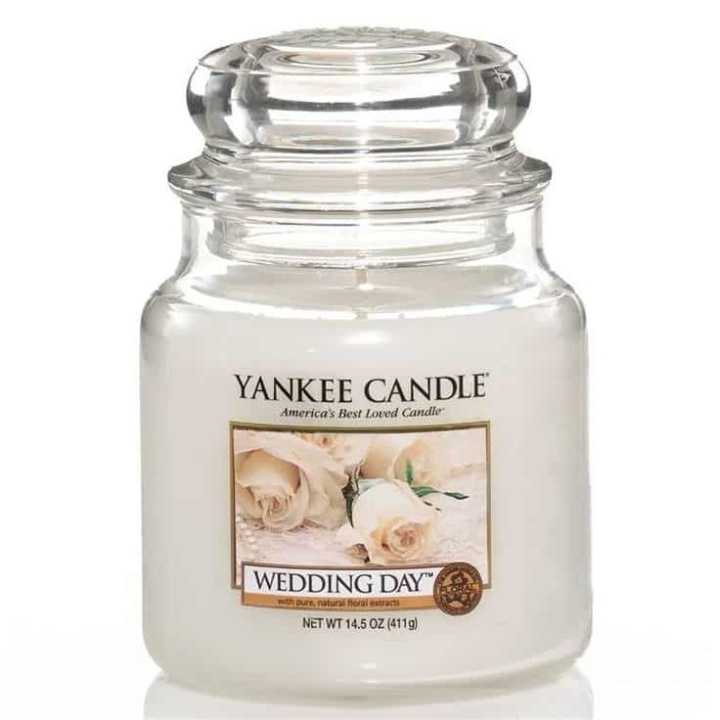 Yankee Candle Classic Medium Jar Fluffy Towels Candle 411g in the group BEAUTY & HEALTH / Fragrance & Perfume / Other fragrances / Scented candles at TP E-commerce Nordic AB (38-67666)
