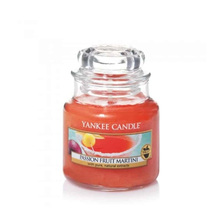 Yankee Candle Classic Small Jar Passion Fruit Martini 104g in the group BEAUTY & HEALTH / Fragrance & Perfume / Other fragrances / Scented candles at TP E-commerce Nordic AB (38-67692)