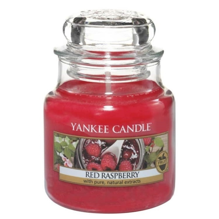 Yankee Candle Classic Small Jar Red Raspberry Candle 104g in the group BEAUTY & HEALTH / Fragrance & Perfume / Other fragrances / Scented candles at TP E-commerce Nordic AB (38-67695)