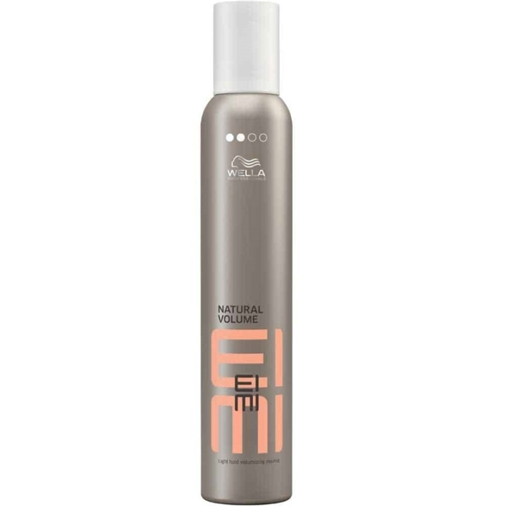 Wella EIMI Natural Volume Light Hold Volumising Mousse 300ml in the group BEAUTY & HEALTH / Hair & Styling / Hair styling / Hair mousse at TP E-commerce Nordic AB (38-67918)