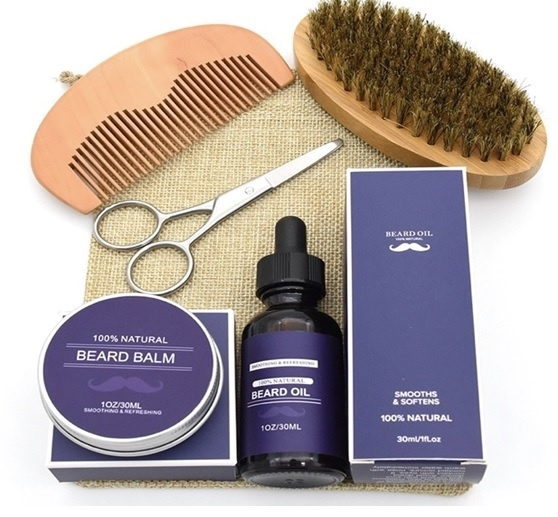 Skäggvårdskit, presentbox med 5 delar in the group BEAUTY & HEALTH / Hair & Styling / Shaving & Trimming / Beard combs & Shaving brushes at TP E-commerce Nordic AB (38-80985)