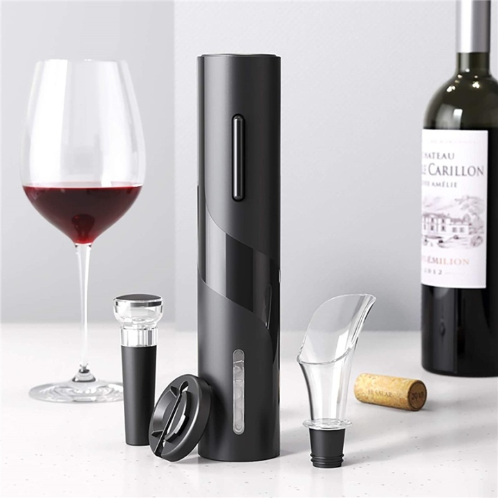 Electric wine opener set in four parts in the group HOME, HOUSEHOLD & GARDEN / Kitchen utensils / Wine & Drink accessories at TP E-commerce Nordic AB (38-82732)