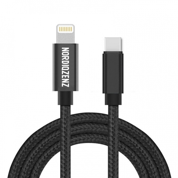 NORDIQZENZ USB-C to Lightning Fabric Cable, 1m, Black in the group SMARTPHONE & TABLETS / Chargers & Cables / Cables / Cables Lightning at TP E-commerce Nordic AB (38-84017)