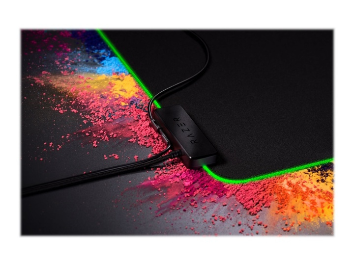 Razer Goliathus Extended Chroma - Musmatta in the group COMPUTERS & PERIPHERALS / GAMING / Mouse pad at TP E-commerce Nordic AB (38-86122)