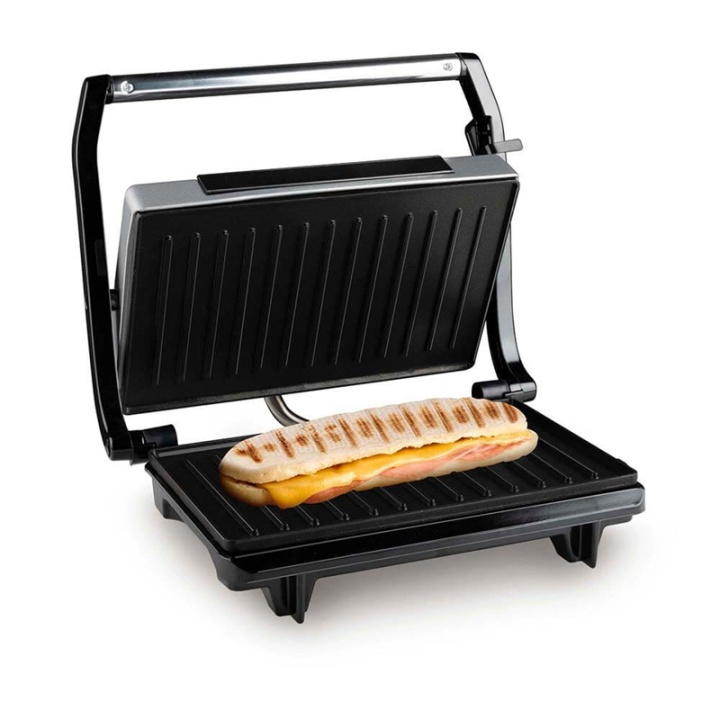 Alpina Panini Maker 700W in the group HOME, HOUSEHOLD & GARDEN / Household appliances / Toasters & Bread grills / Table grills & Raclette at TP E-commerce Nordic AB (A00026)