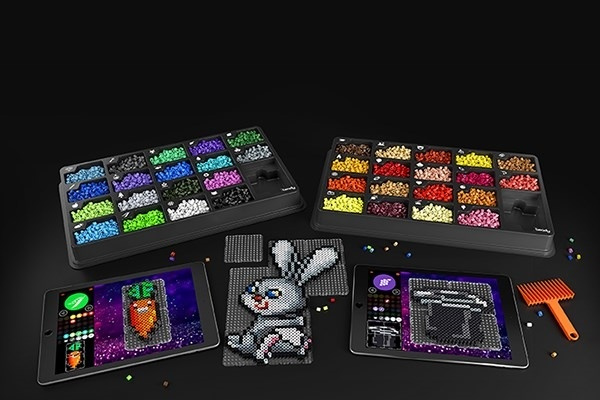 Beady Family+ 18.000 pärlor, 12 plattor, 1 pärlskrapa in the group Sport, leisure & Hobby / Hobby / Beads / Bead pegboards & Beads at TP E-commerce Nordic AB (A05167)