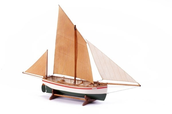 1:30 LE BAYARD - Wooden hull in the group Sport, leisure & Hobby / Hobby / Wooden model kits / Ships at TP E-commerce Nordic AB (A05440)