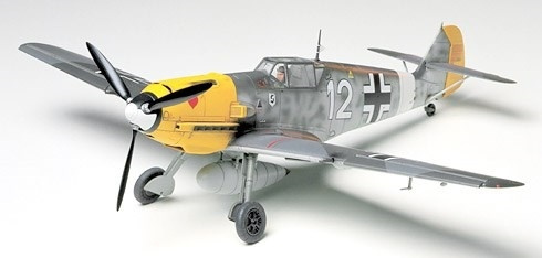 Tamiya 1/48 MESSERSCHMITT BF109E 4/7 TROP in the group Sport, leisure & Hobby / Hobby / Plastic models / Airplanes/Helicopters at TP E-commerce Nordic AB (A06223)