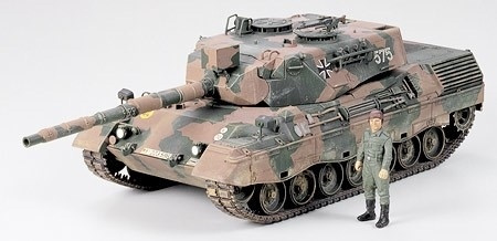 Tamiya 1/35 LEOPARD A4 in the group Sport, leisure & Hobby / Hobby / Plastic models / Military vehicles (land) at TP E-commerce Nordic AB (A06274)