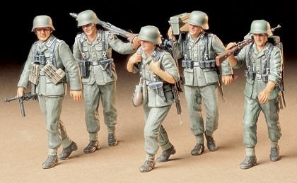Tamiya 1/35 GERMAN MACHINE GUN CREW in the group Sport, leisure & Hobby / Hobby / Plastic models / Figures at TP E-commerce Nordic AB (A06297)