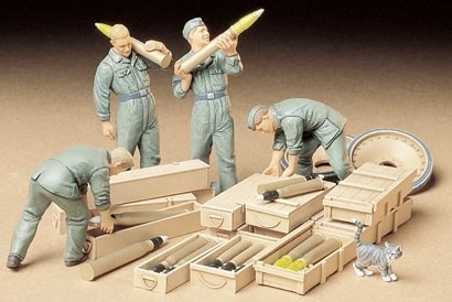 Tamiya 1/35 GERMAN AMMO-LOADING CREW in the group Sport, leisure & Hobby / Hobby / Plastic models / Figures at TP E-commerce Nordic AB (A06301)