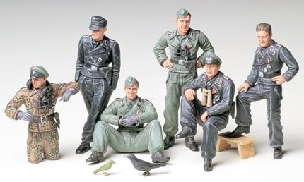 Tamiya 1/35 GERMAN TANK CREW AT REST in the group Sport, leisure & Hobby / Hobby / Plastic models / Military vehicles (land) at TP E-commerce Nordic AB (A06311)