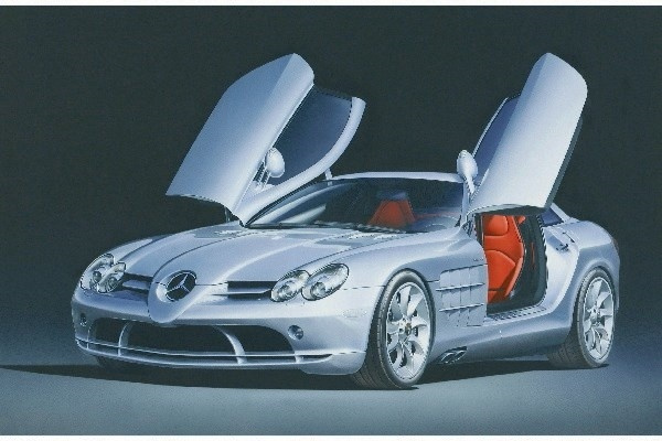 Tamiya 1/24 Mercedes-Benz SLR McLaren in the group Sport, leisure & Hobby / Hobby / Plastic models / Cars at TP E-commerce Nordic AB (A06431)