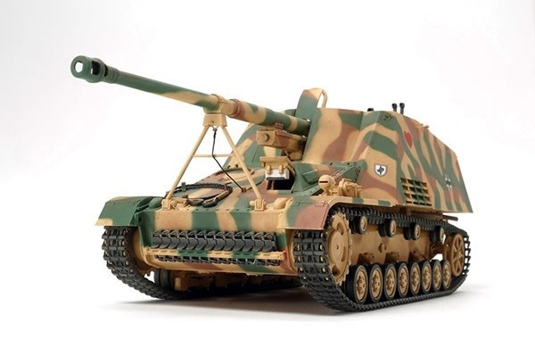 Tamiya 1/35 Nashorn Heavy Tank Destroyer - German in the group Sport, leisure & Hobby / Hobby / Plastic models / Military vehicles (land) at TP E-commerce Nordic AB (A06531)