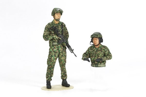 Tamiya 1/16 JGSDF Tank Crew in the group Sport, leisure & Hobby / Hobby / Plastic models / Figures at TP E-commerce Nordic AB (A06556)