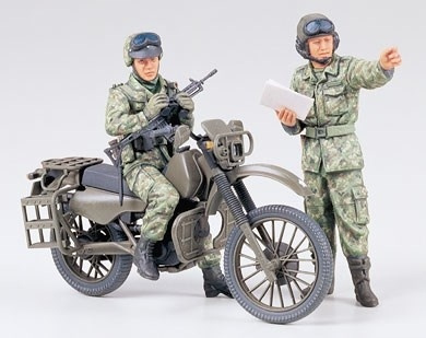 Tamiya 1/35 JGSDF Motorcycle Recon. Set in the group Sport, leisure & Hobby / Hobby / Plastic models / Military vehicles (land) at TP E-commerce Nordic AB (A06570)