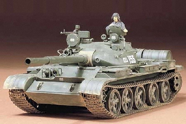 Tamiya 1/35 Russian T-62A Tank in the group Sport, leisure & Hobby / Hobby / Plastic models / Military vehicles (land) at TP E-commerce Nordic AB (A06686)