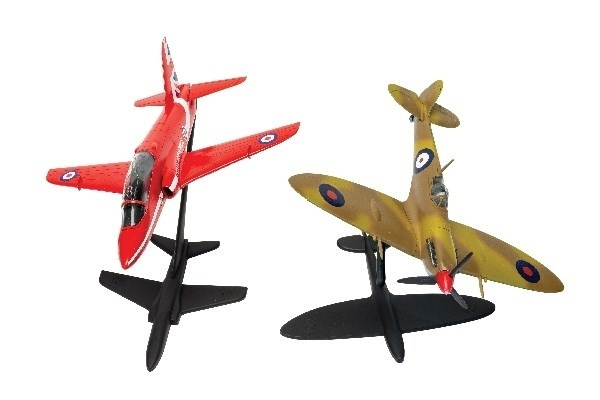 Airfix Best of British Spitfire and Hawk in the group Sport, leisure & Hobby / Hobby / Plastic models / Start kits / Gift sets at TP E-commerce Nordic AB (A06944)