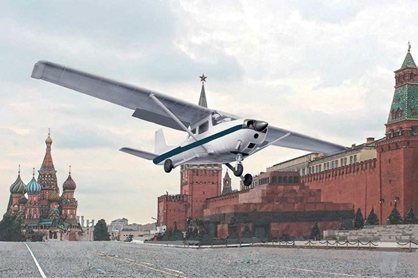 Italeri 1:48 CA.172 SKYHAWK II -1987-Landing on Red Square in the group Sport, leisure & Hobby / Hobby / Plastic models / Airplanes/Helicopters at TP E-commerce Nordic AB (A07140)