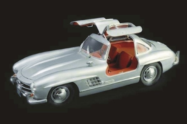 Italeri 1:16 MERCEDES-BENZ 300 SL GULLWING in the group Sport, leisure & Hobby / Hobby / Plastic models / Cars at TP E-commerce Nordic AB (A07233)