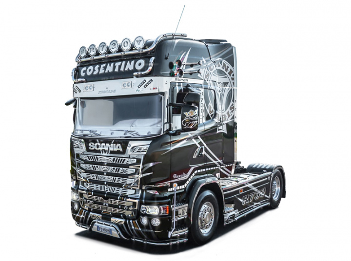 Italeri 1:24 Scania R730 Streamline Show Trucks in the group Sport, leisure & Hobby / Hobby / Plastic models / Cars at TP E-commerce Nordic AB (A07332)