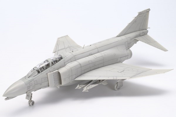 Tamiya 1/48 McDonnell Douglas T F-4B Phantom II T in the group Sport, leisure & Hobby / Hobby / Plastic models / Airplanes/Helicopters at TP E-commerce Nordic AB (A07422)