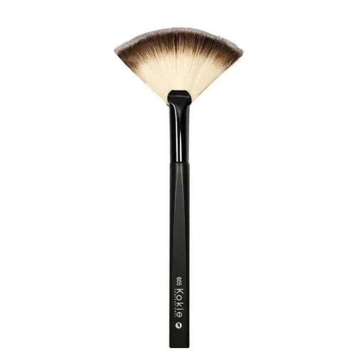 Kokie Fan Brush BR605 in the group BEAUTY & HEALTH / Makeup / Tools & Make up set / Brushes at TP E-commerce Nordic AB (A11266)