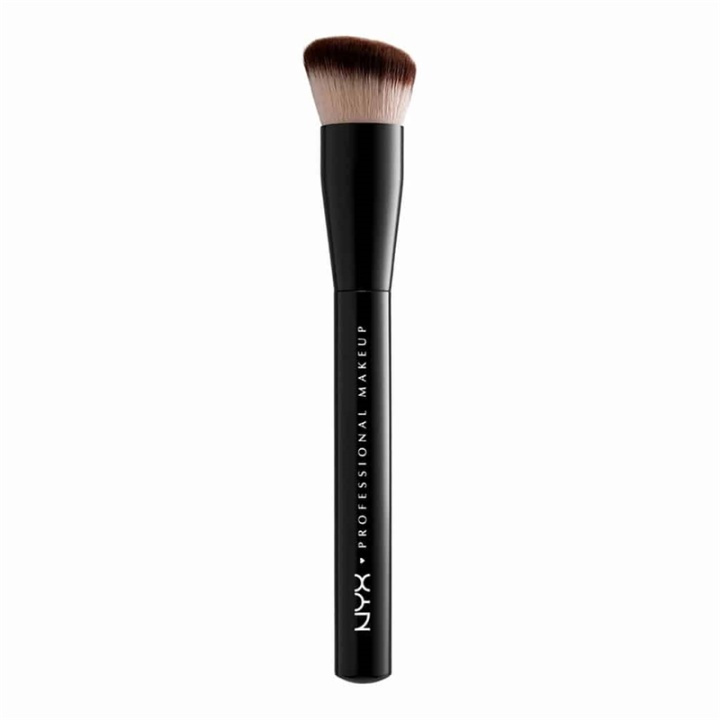 NYX PROF. MAKEUP Cant Stop Wont Stop Foundation Brush in the group BEAUTY & HEALTH / Makeup / Tools & Make up set / Brushes at TP E-commerce Nordic AB (A12429)
