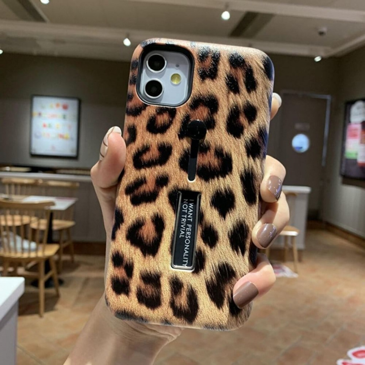 Fashioncase med fingerhållare - iPhone 12 Mini, Leopard in the group SMARTPHONE & TABLETS / Phone cases / Apple / iPhone 12 Mini / Cases at TP E-commerce Nordic AB (A20843)