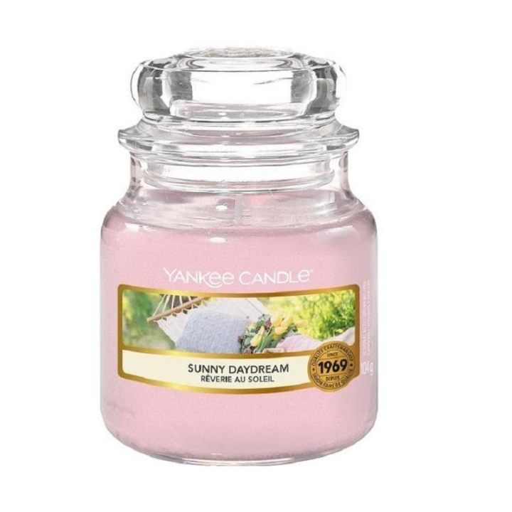 Yankee Candle Classic Small Jar Sunny Daydream 104g in the group BEAUTY & HEALTH / Fragrance & Perfume / Other fragrances / Scented candles at TP E-commerce Nordic AB (C00628)