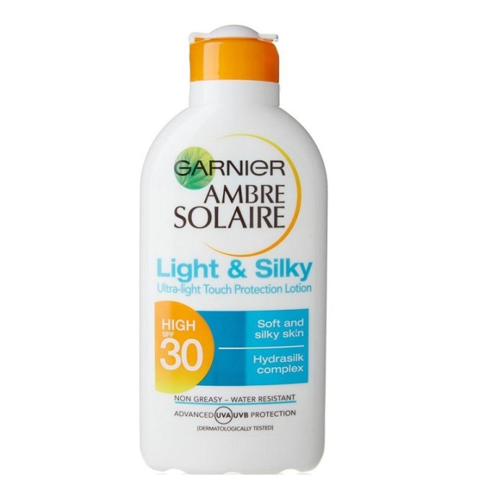 Garnier Ambre Solaire Light & Silky Protection Lotion SPF30 200ml in the group BEAUTY & HEALTH / Skin care / Tanning / Sunscreen at TP E-commerce Nordic AB (C03090)