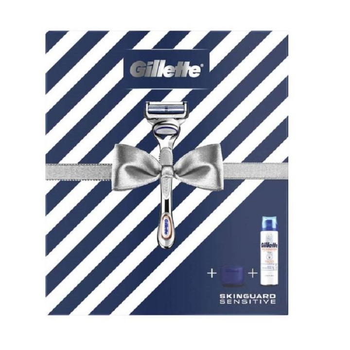 Giftset Gillette Skinguard Sensitive in the group BEAUTY & HEALTH / Hair & Styling / Shaving & Trimming / Razors & Accessories at TP E-commerce Nordic AB (C04901)