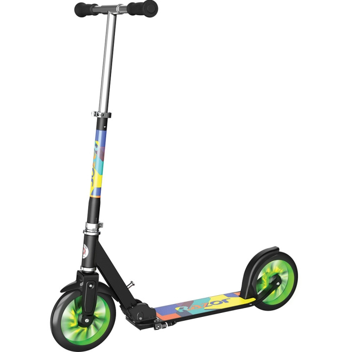 A5 Lux Light Up Scooter - Gree in the group TOYS, KIDS & BABY PRODUCTS / Outdoor toys / Bicycles & Scooters at TP E-commerce Nordic AB (C05014)