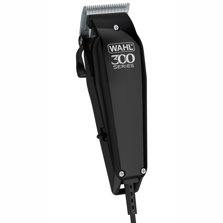 Wahl Home Pro 300 Hairdressing clipper, mains powered 20102 in the group BEAUTY & HEALTH / Hair & Styling / Shaving & Trimming / Hair trimmers at TP E-commerce Nordic AB (C08688)