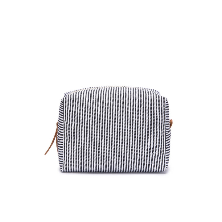 Kungsbacka Necessär Frida Square Medium Svart/Vit Stripe in the group HOME, HOUSEHOLD & GARDEN / Bathroom / Toilet bags at TP E-commerce Nordic AB (C09327)