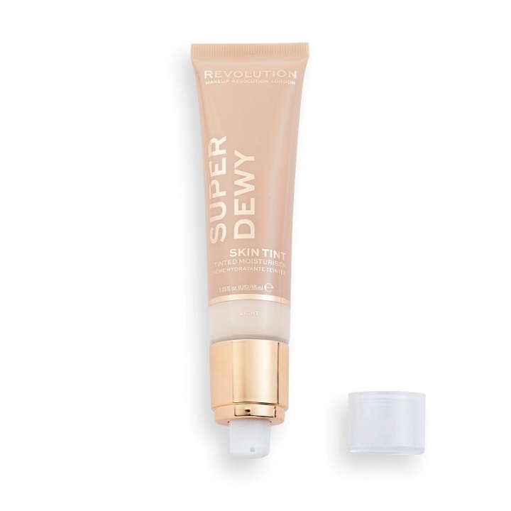 Makeup Revolution Superdewy Tinted Moisturiser Light 55ml in the group BEAUTY & HEALTH / Skin care / Face / Face creams at TP E-commerce Nordic AB (C10152)