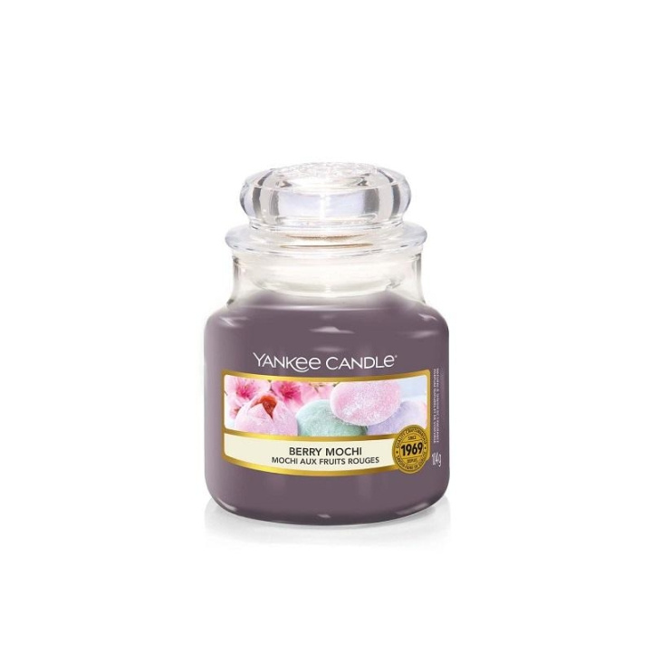 Yankee Candle Classic Small Jar Berry Mochi 104g in the group BEAUTY & HEALTH / Fragrance & Perfume / Other fragrances / Scented candles at TP E-commerce Nordic AB (C11198)
