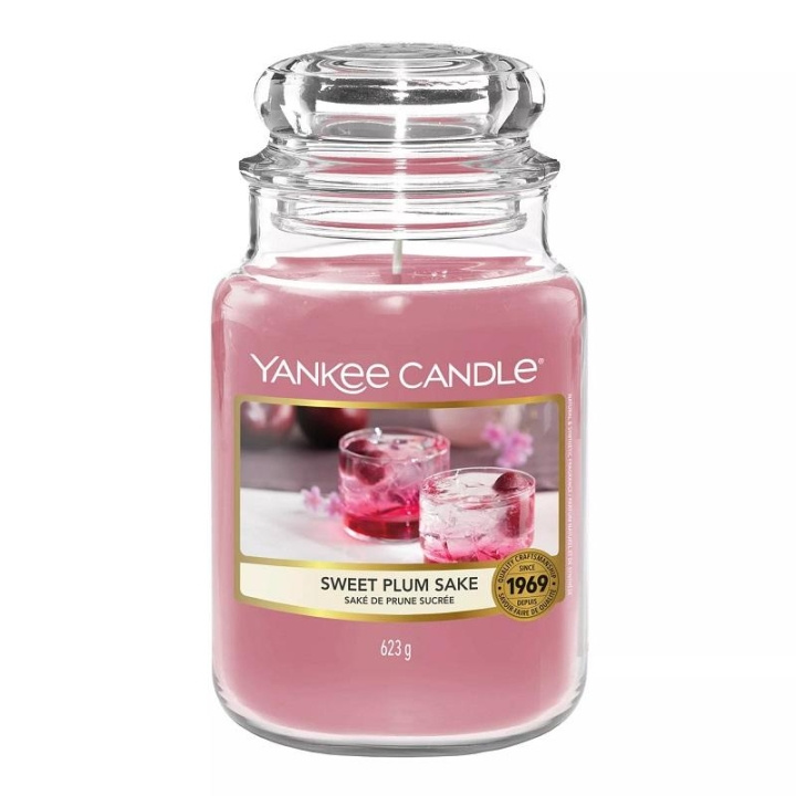 Yankee Candle Classic Large Sweet Plum Sake 623g in the group BEAUTY & HEALTH / Fragrance & Perfume / Other fragrances / Scented candles at TP E-commerce Nordic AB (C11206)